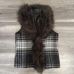 Steve Madden Faux Fur Black Red Plaid  Sleeveless Vest Womens